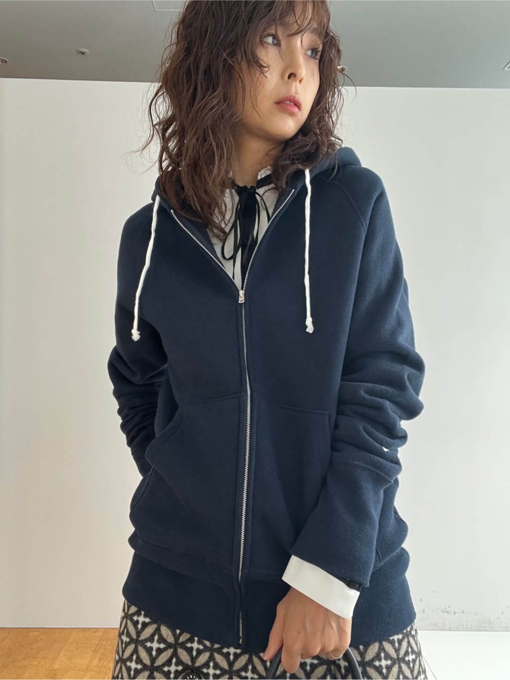 misaさんの「DRESSTERIOR｜デキシー吊裏毛ジップアップパーカ」を使ったコーディネート