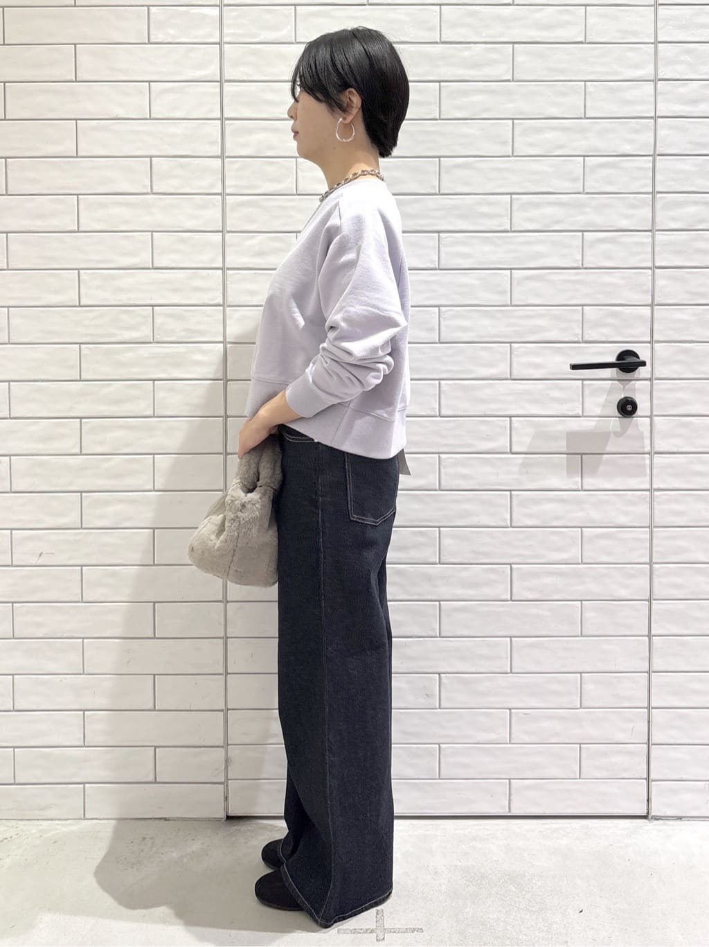 ayumiさんの「OPAQUE.CLIP｜ラメ裏毛ショートプルオーバー【洗濯機OK】」を使ったコーディネート
