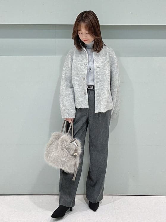 makiさんの「UNTITLED｜【ジャケット風/メタルボタン】アルパカ混シャギーカーディガン」を使ったコーディネート