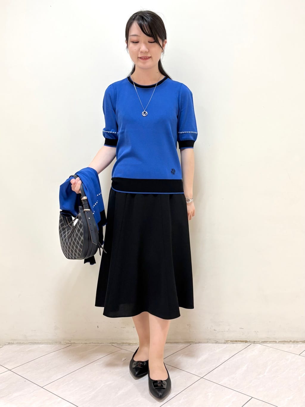 mikiさんの「Reflect｜【WEB先行カラーあり／手洗い可／アンサンブル可】バイカラーカーディガン」を使ったコーディネート