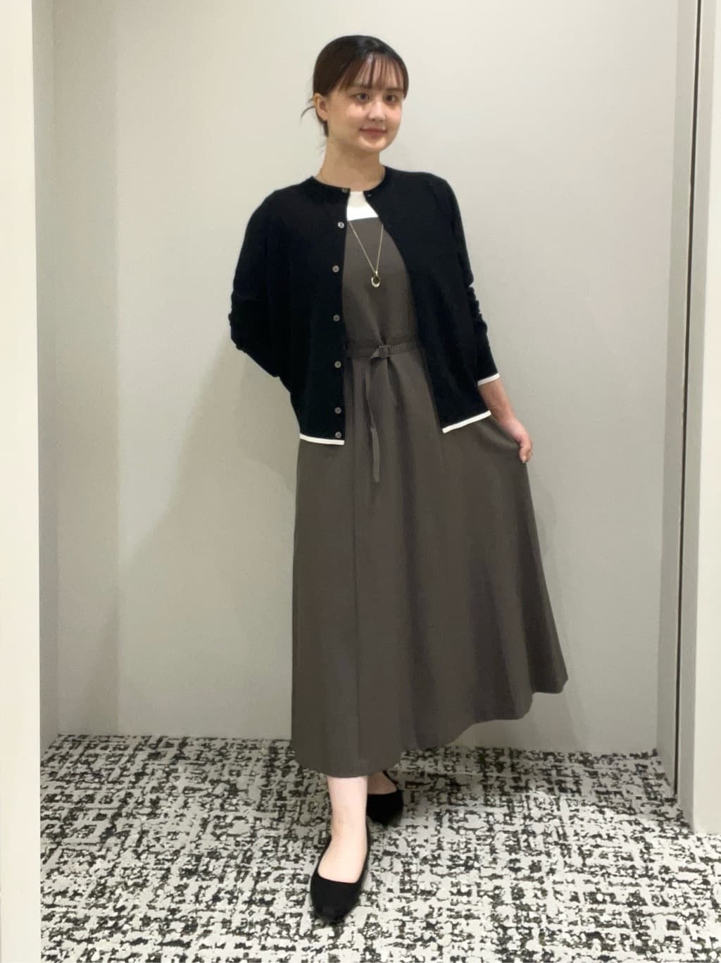 ELENAさんの「UNTITLED｜【きれいめカジュアル/セミフレア】異素材ドッキングワンピース」を使ったコーディネート