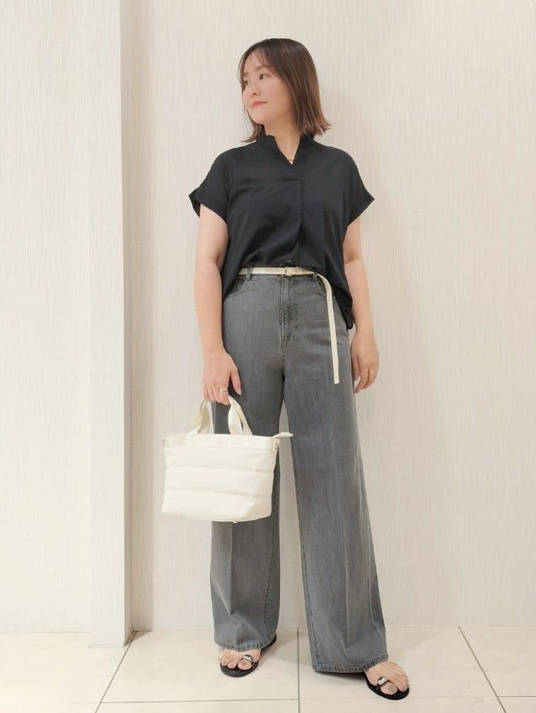 naokoさんの「UNTITLED｜【洗える/スキッパー】フレンチスリーブシアーブラウス」を使ったコーディネート
