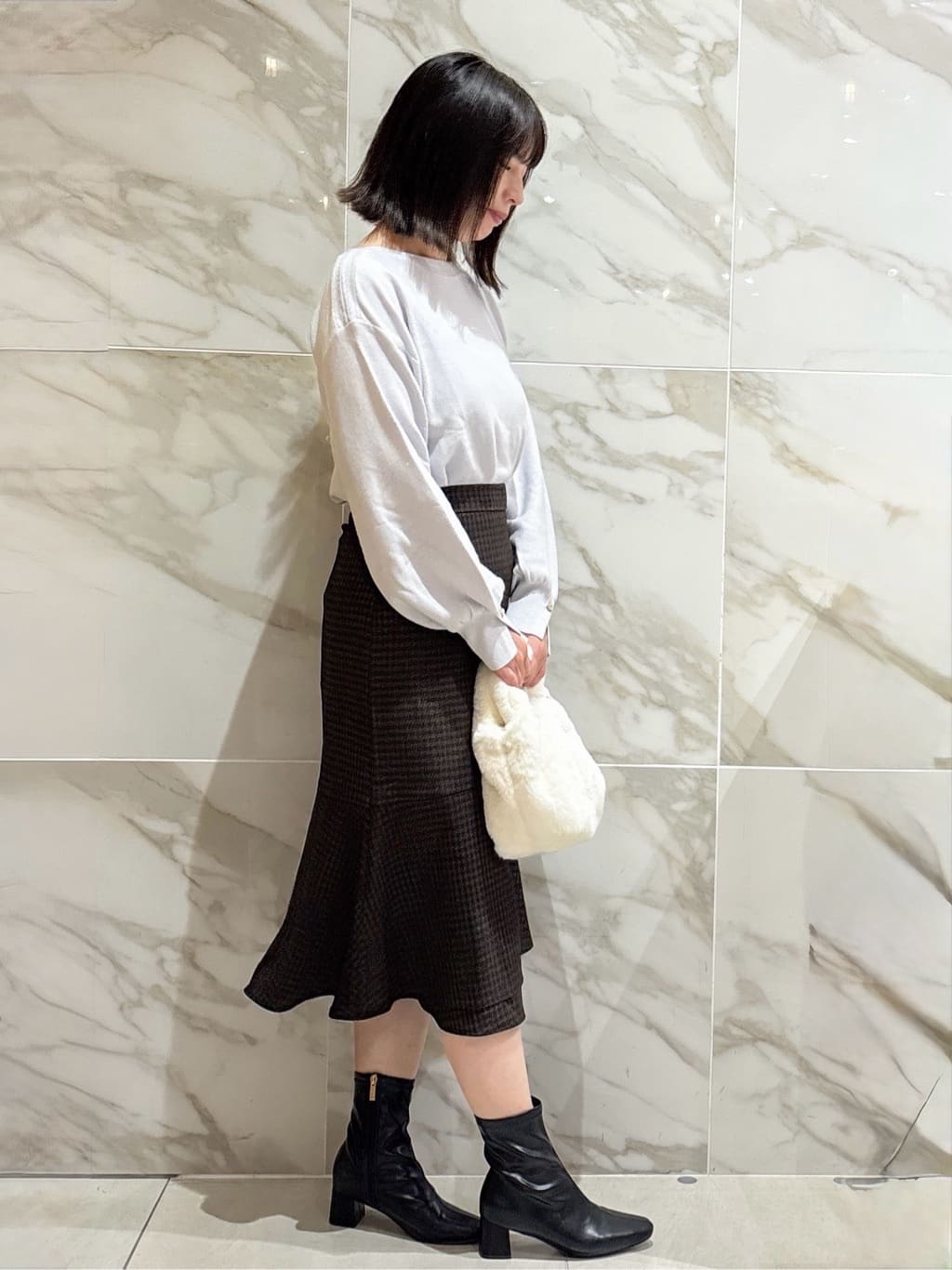 マキさんの「index｜ラメガーター編みボートネックニット【洗濯機OK】《8col／XS～LL》」を使ったコーディネート