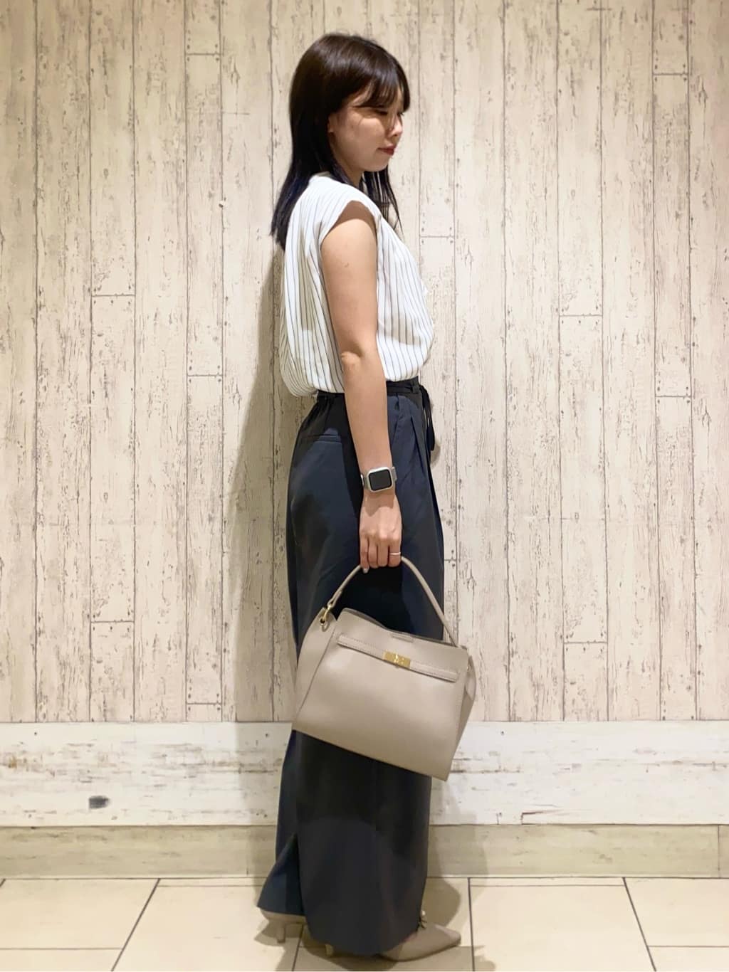 KARENさんの「index｜ストレッチ2タックワイドパンツ【洗濯機洗い可／接触冷感／吸水速乾】」を使ったコーディネート