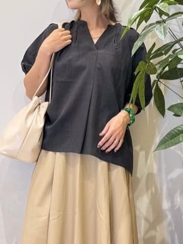 misakiさんの「SHOO･LA･RUE｜【S-LL/洗濯後しわになりにくい】ランタンスリーブで女性らしく 5分袖スキッパーブラウス」を使ったコーディネート