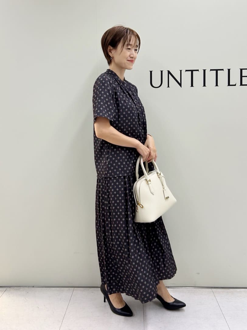 Mikiさんの「UNTITLED｜【セットアップ可/リラクシー/通勤】スクエアジオメ柄ブラウス」を使ったコーディネート