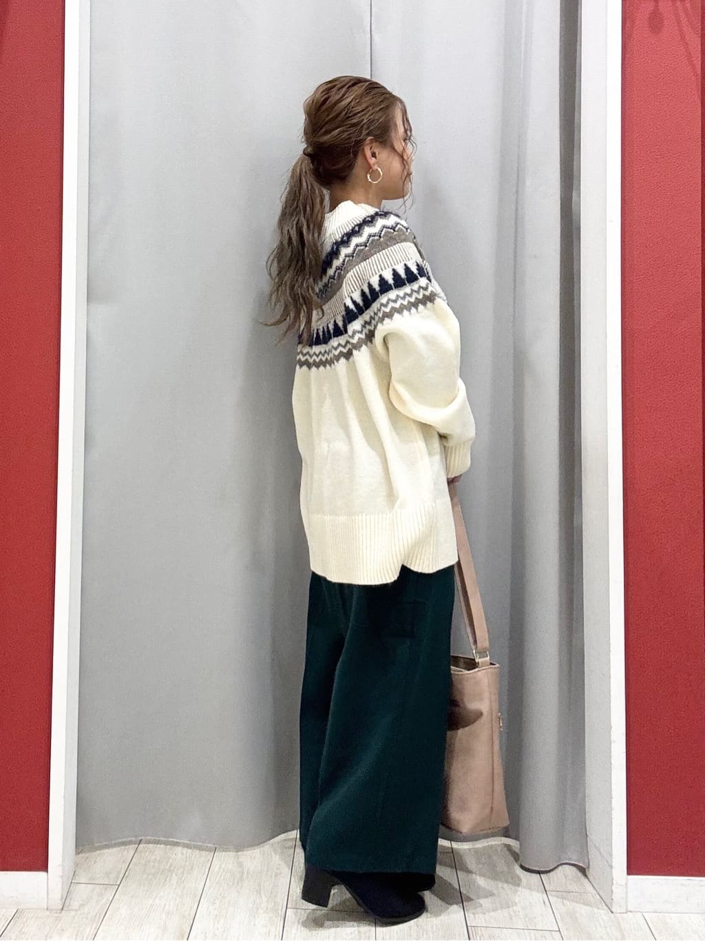 shioさんの「SHOO･LA･RUE｜【洗濯機可/S-LL】配色が大人かわいい　フェアアイル柄求心ニット」を使ったコーディネート