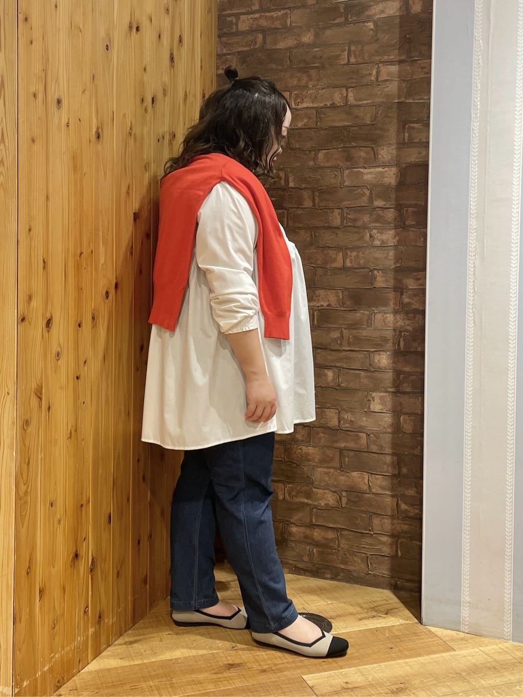 Risaさんの「SHOO･LA･RUE｜【洗える】もちもち ミドル丈ニットカーディガン」を使ったコーディネート