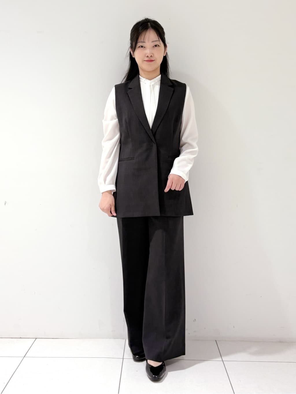 momokoさんの「INDIVI｜【セットアップ可能】凹凸ストレッチ素材テーラードカラージレジャケット」を使ったコーディネート