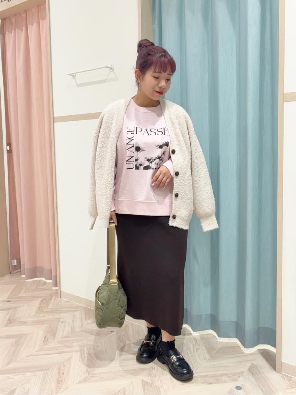 まちゃんなちゃんさんの「SHOO･LA･RUE｜グラフィックアソート裏毛スウェット」を使ったコーディネート