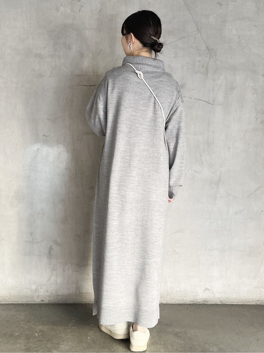 tomokoさんの「OPAQUE.CLIP｜シアーハイネックトップス【洗濯機OK】」を使ったコーディネート