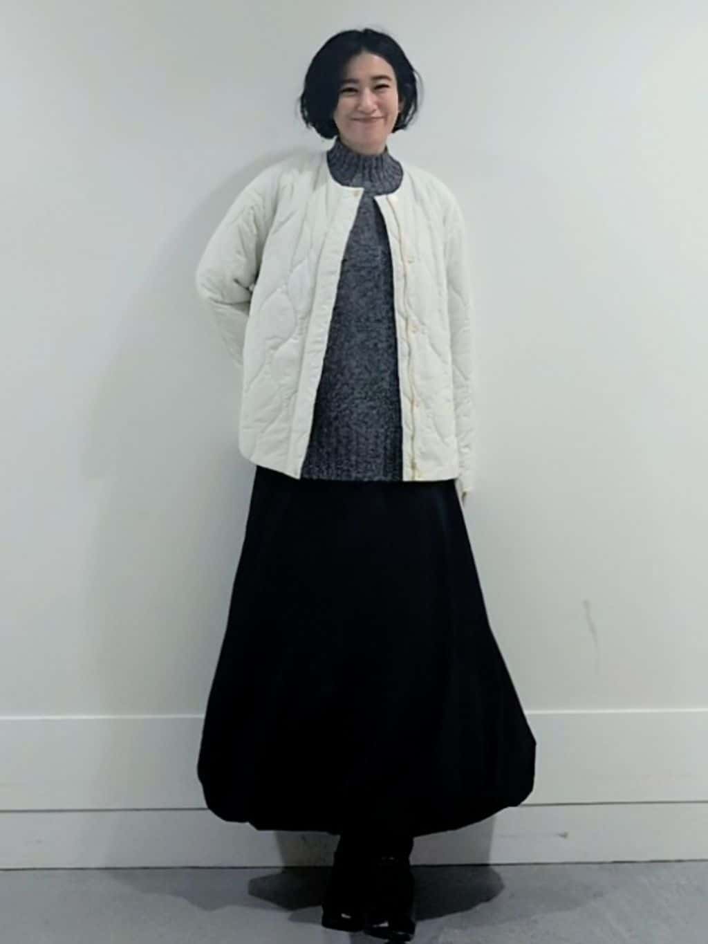 ミズタさんの「UNTITLED｜【ストレッチ素材/撥水加工】バルーンスカート」を使ったコーディネート