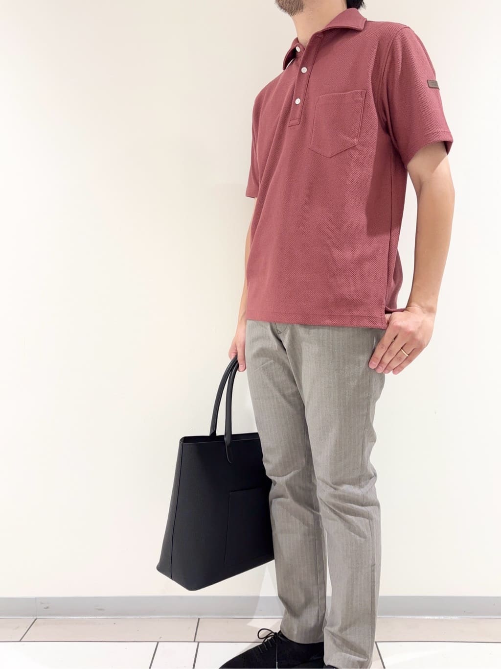 及川さんの「TAKEO KIKUCHI｜【Made in JAPAN】播州織 ヘリンボン ストレート パンツ」を使ったコーディネート