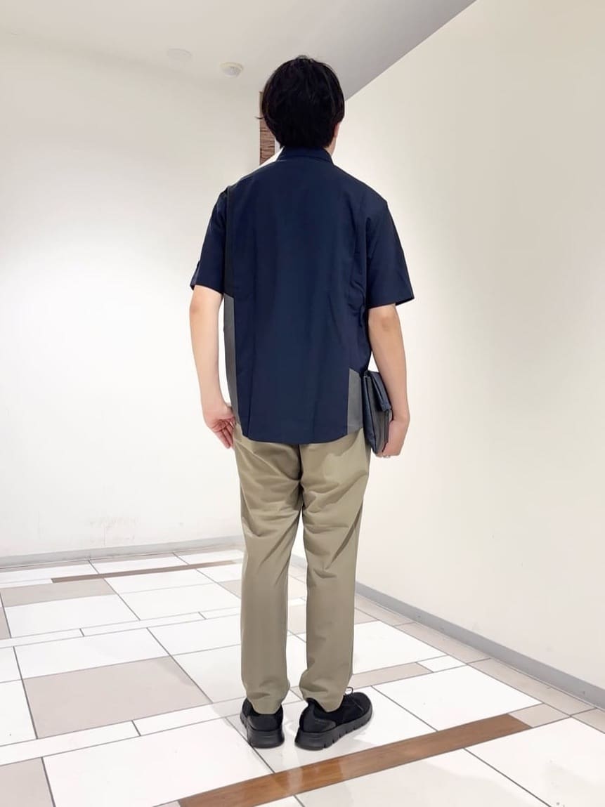 及川さんの「TAKEO KIKUCHI｜【COOL CITY WEAR】エアートール パンツ /接触冷感・通気性」を使ったコーディネート