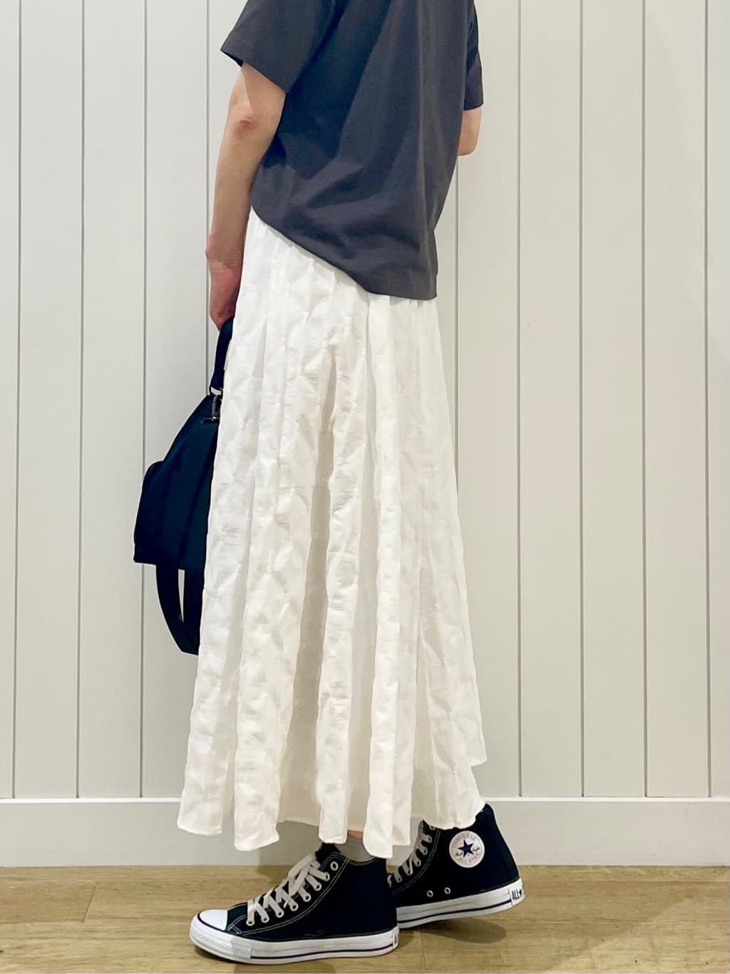 uwatokoさんの「Dessin｜【ユニセックス・洗える】オーガニックコットンロゴ入りTシャツ」を使ったコーディネート