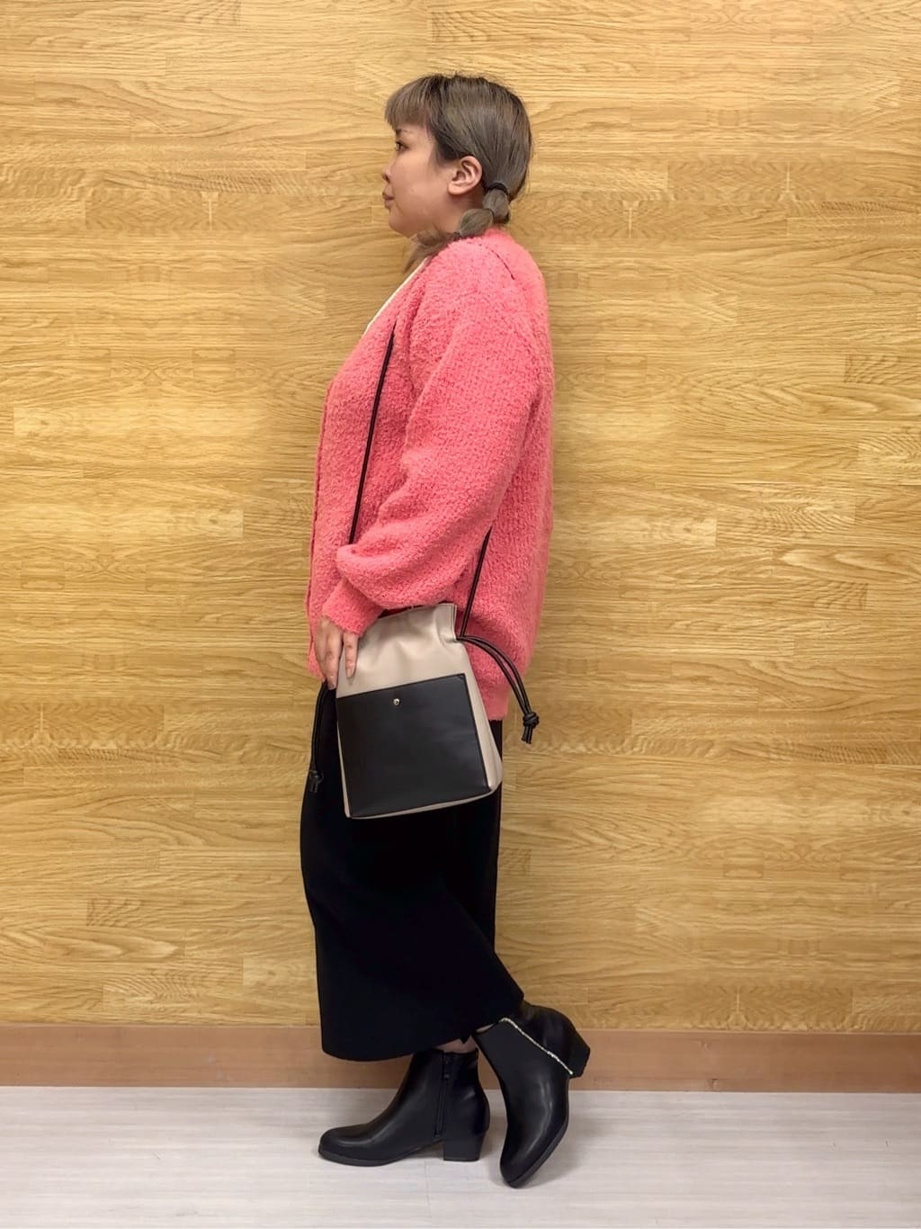 ぁむさんの「SHOO･LA･RUE｜【S-LL】思わず触れたくなる ふわふわ Vネックニットカーディガン」を使ったコーディネート