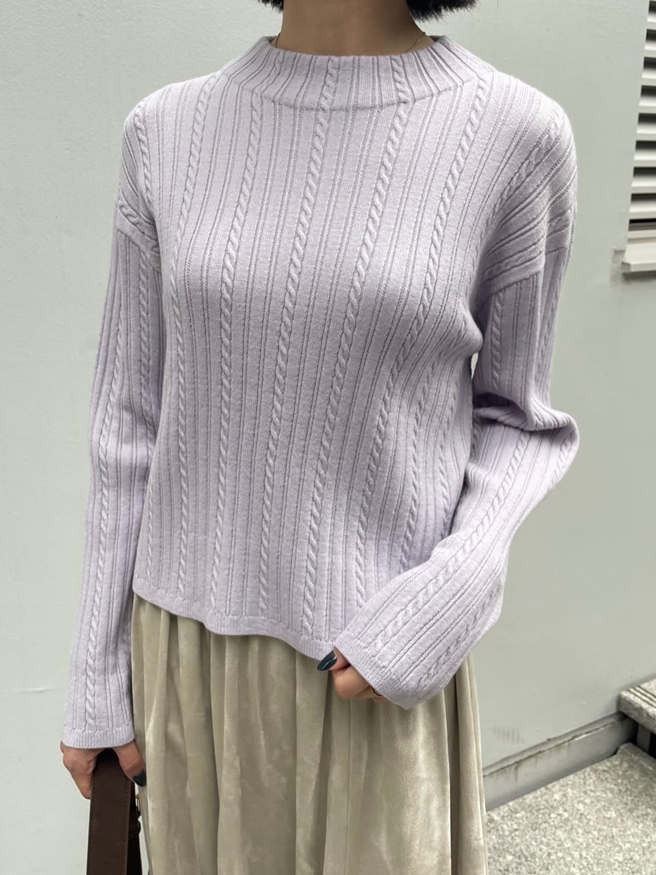 NATSUMIさんの「grove｜【毛玉軽減／洗える】クロップドミニケーブルニット」を使ったコーディネート