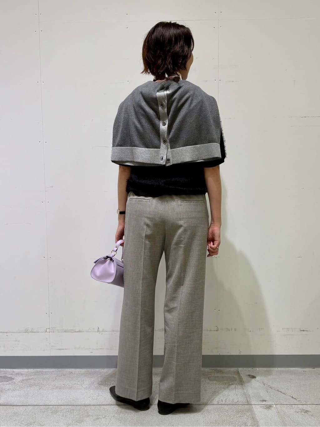 yuriさんの「INDIVI｜【洗える／セットアップ可能】凹凸ストレッチ素材ストレートパンツ」を使ったコーディネート