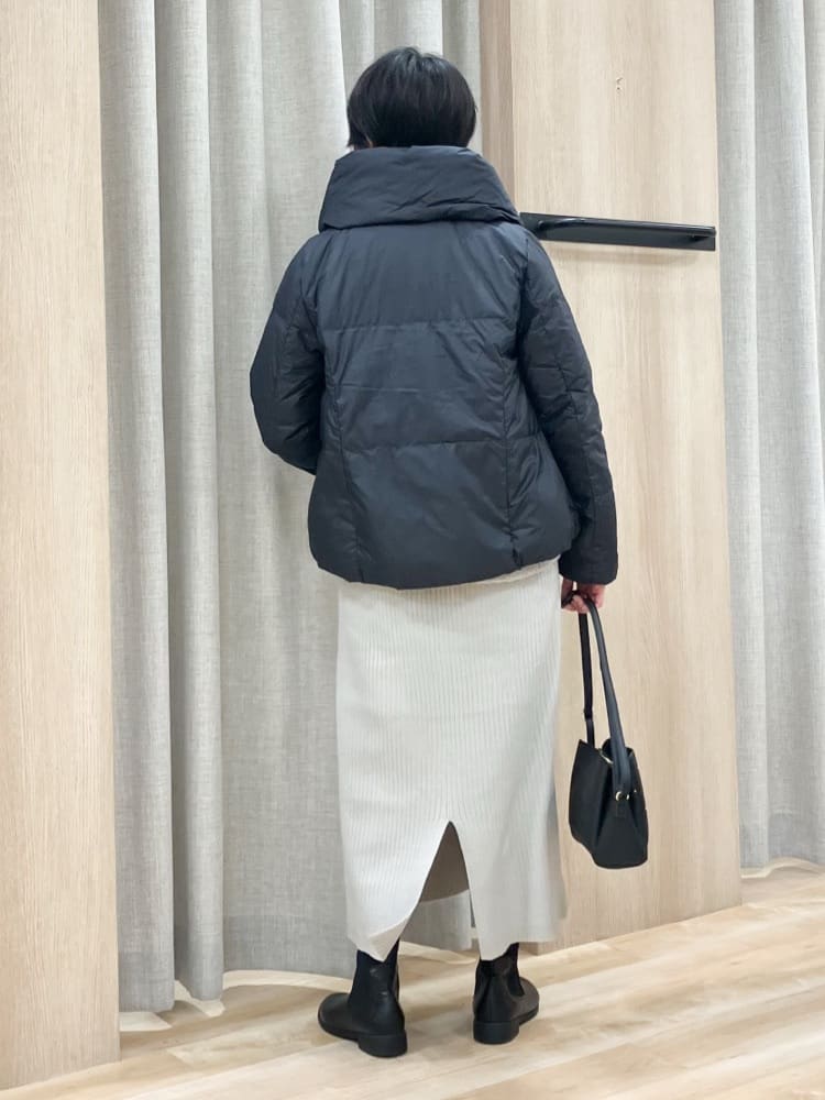Keiさんの「grove｜【2点SET/体型カバー】一枚で決まる、ペプラムベスト&times;ニットワンピース」を使ったコーディネート
