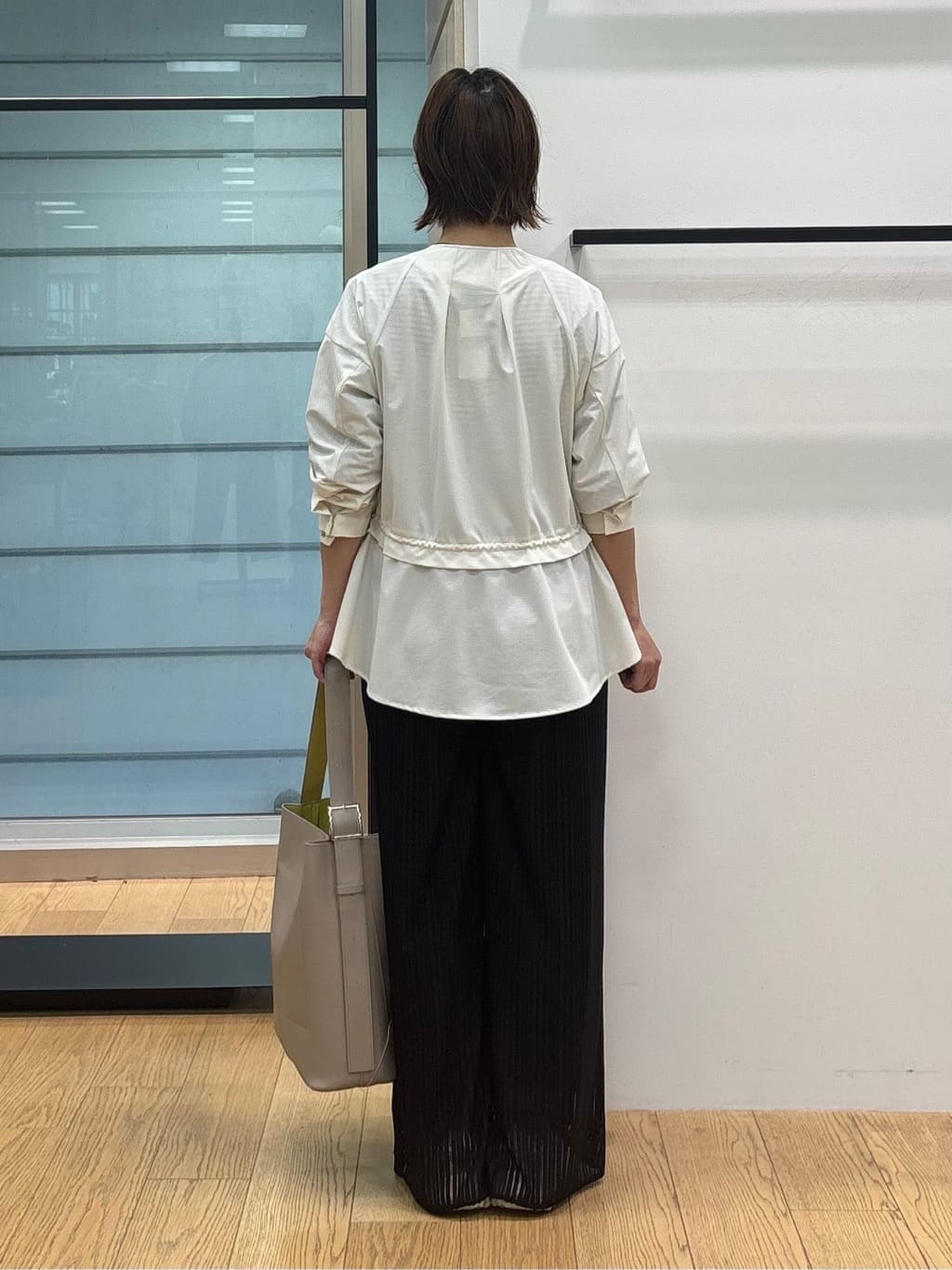 asamiさんの「INDIVI｜【UVケア／吸汗速乾】凹凸素材ねじり袖トップス」を使ったコーディネート