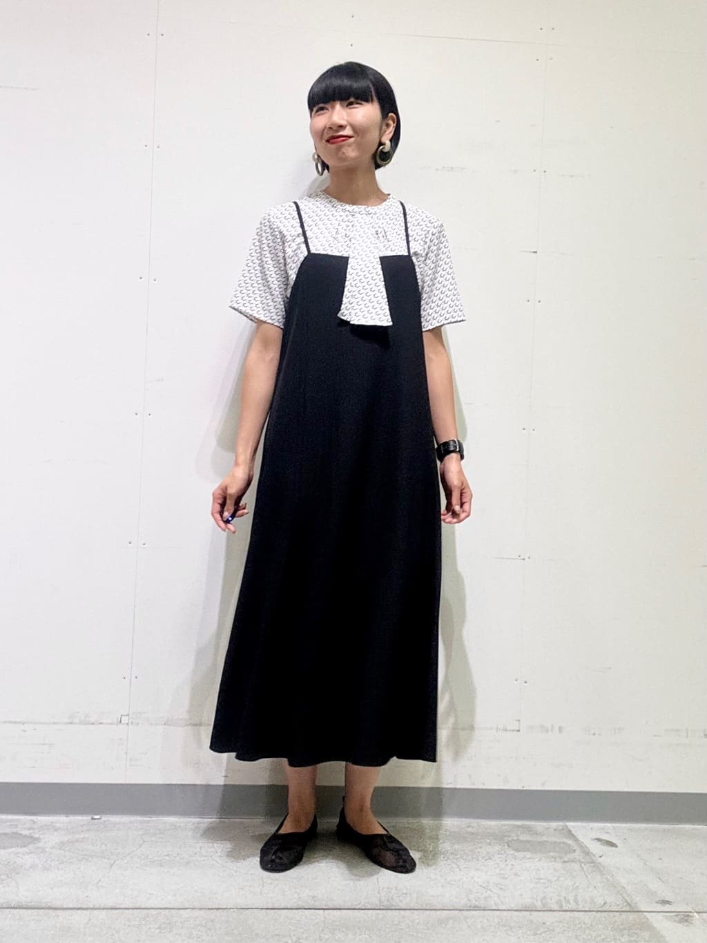 naoさんの「INDIVI｜【洗える／UVケア】幾何学柄＆無地ボウタイブラウス」を使ったコーディネート