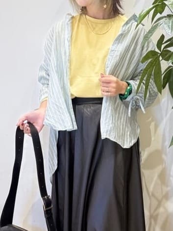 misakiさんの「SHOO･LA･RUE｜【S-LL】程よい透け感 ストライプ柄 お袖ギャザーデザインシャツ」を使ったコーディネート