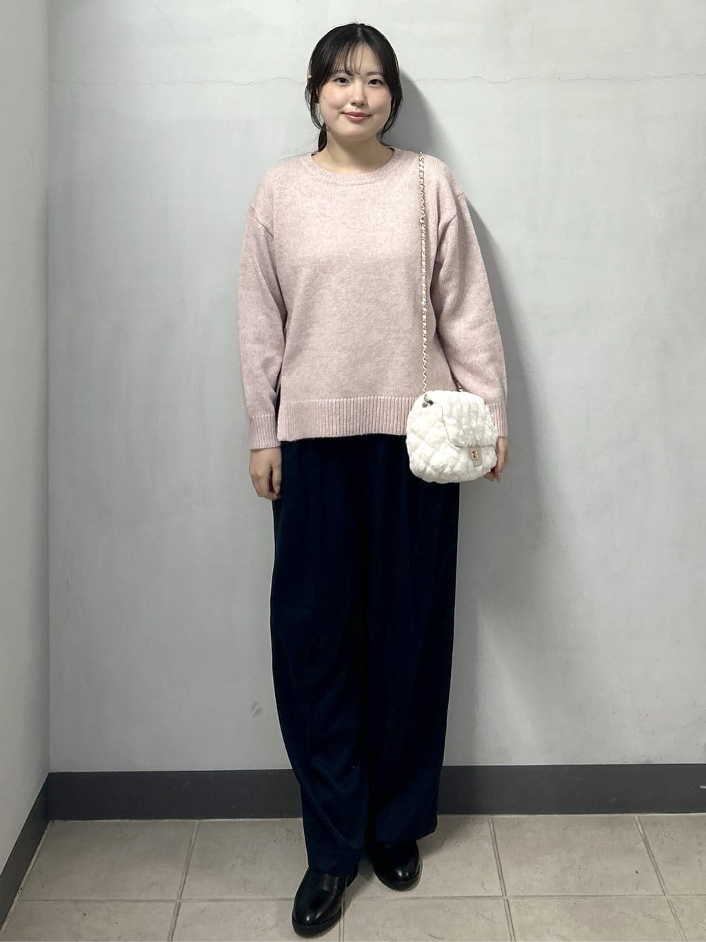 sayaさんの「OPAQUE.CLIP｜リラクシークルーネックニット【洗濯機OK】」を使ったコーディネート