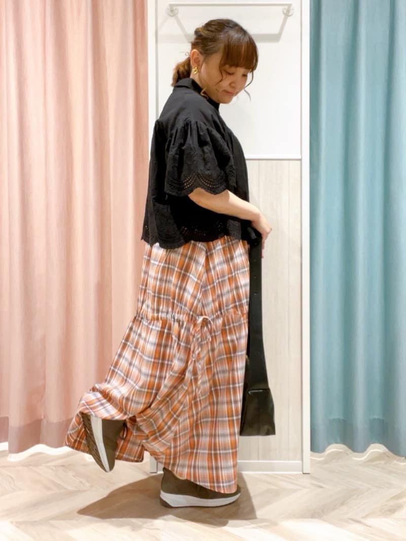 kitaさんの「SHOO･LA･RUE｜コーデの主役になる スカラップレースブラウス」を使ったコーディネート