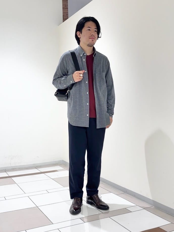 及川さんの「TAKEO KIKUCHI｜【抗菌防臭/シーズンレス】シアサッカーギンガムチェック ストレッチシャツ」を使ったコーディネート