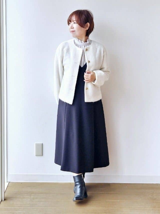 やじまさんの「UNTITLED｜【ジャケット風/メタルボタン】アルパカ混シャギーカーディガン」を使ったコーディネート