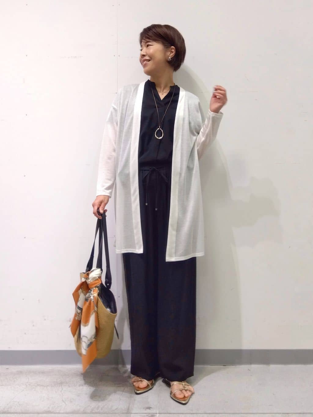 Kさんの「INDIVI｜【洗える／シアーストライプ】ロング丈着流しカーディガン」を使ったコーディネート