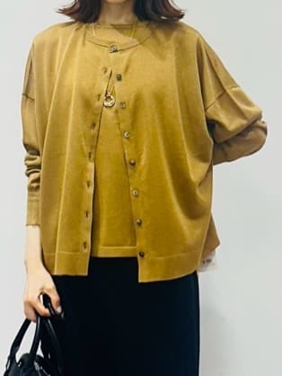 Miwaさんの「UNTITLED｜【アンサンブル可/洗える】シアーノースリーブ プルオーバー」を使ったコーディネート
