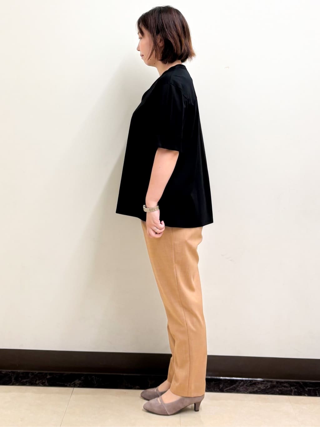 ミヨさんの「Reflect｜【すっきり見え！長め丈／マシンウォッシュ可】スキッパーネックジャージトップス」を使ったコーディネート