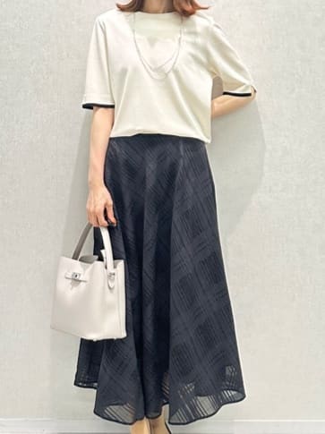 Miwaさんの「UNTITLED｜【セットアップ可/後ろウエストゴム】シアーチェックスカート」を使ったコーディネート