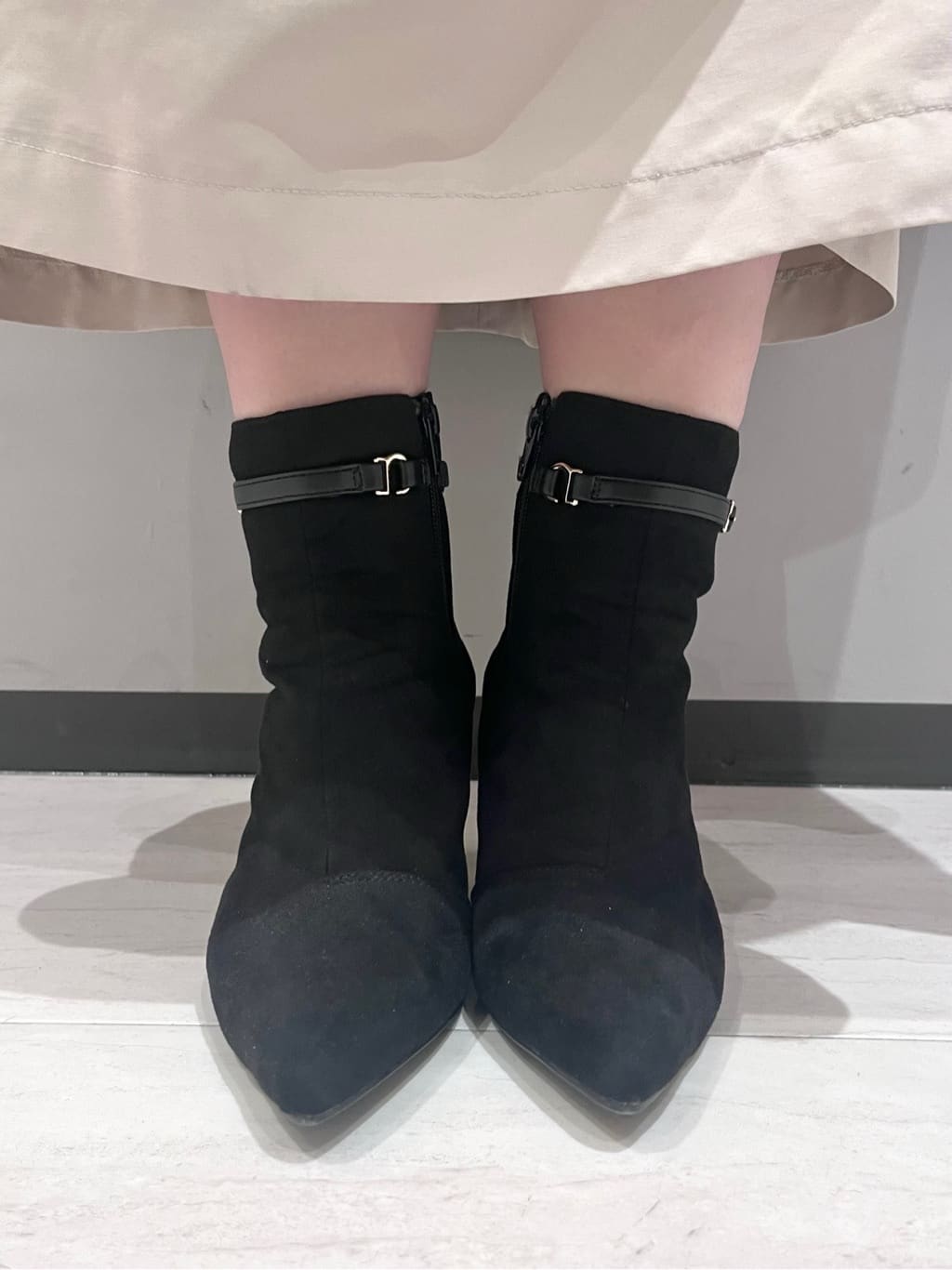 RISAさんの「ESPERANZA｜ジュエルヒールショートブーツ」を使ったコーディネート