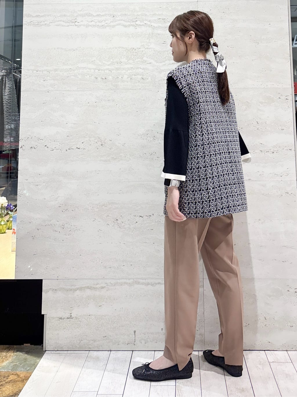 かほさんの「OPAQUE.CLIP｜ステップヘムテーパードパンツ／セットアップ対応可【洗濯機洗い可】」を使ったコーディネート