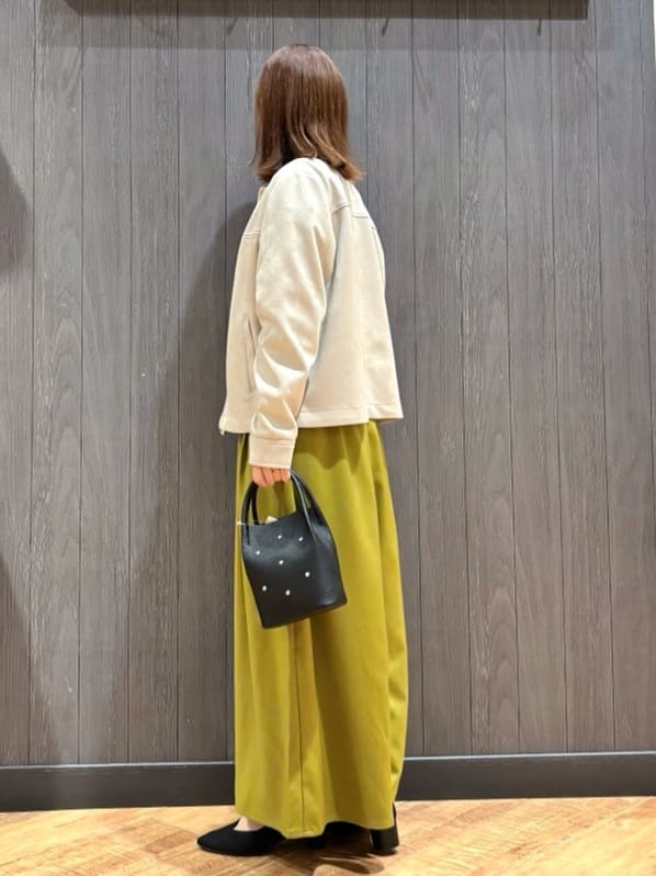 meiさんの「SHOO･LA･RUE｜【S-LL/2点セット】脚のラインを拾いにくい ベルト付きタックスカーチョパンツ」を使ったコーディネート