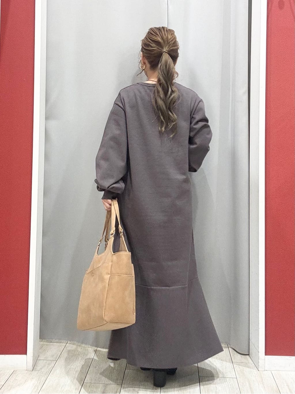 shioさんの「SHOO･LA･RUE｜【洗濯機可/S-LL】スタイルがすっきりに見える 裾マーメイドニットワンピース」を使ったコーディネート