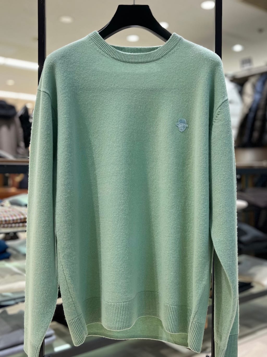 uedaさんの「TAKEO KIKUCHI｜【Air Palette Knit】ワンポイント カラーニット プルオーバー」を使ったコーディネート
