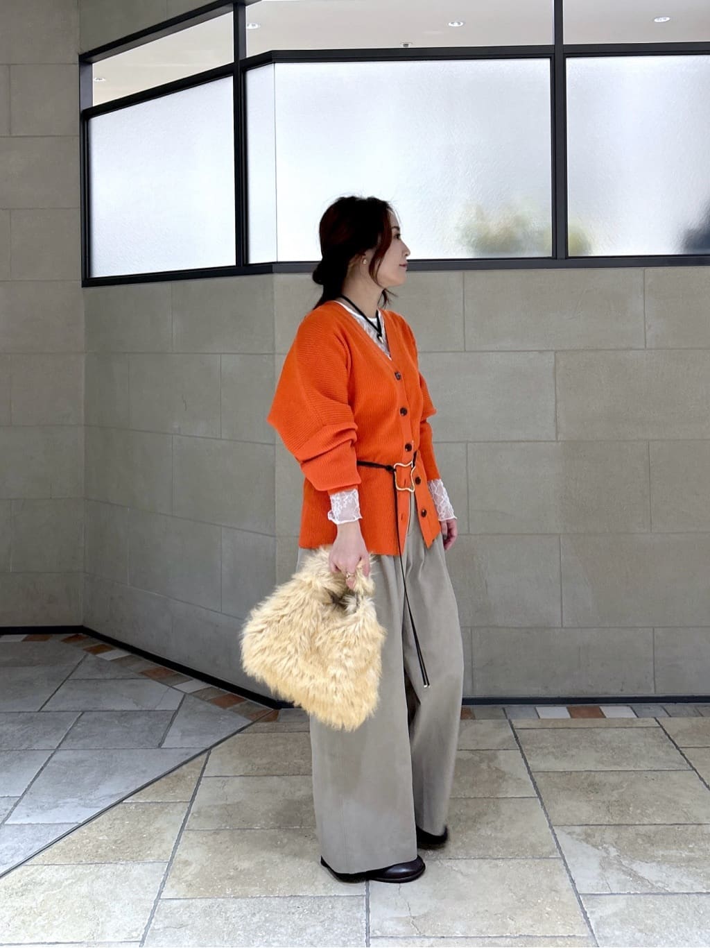 よねさんの「INDIVI｜レースストレッチカットソー」を使ったコーディネート