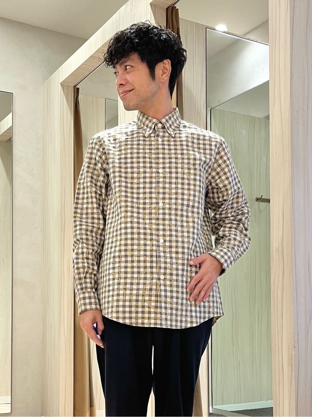 URAさんの「TAKEO KIKUCHI｜アンチピリング ジップアップ ニット」を使ったコーディネート