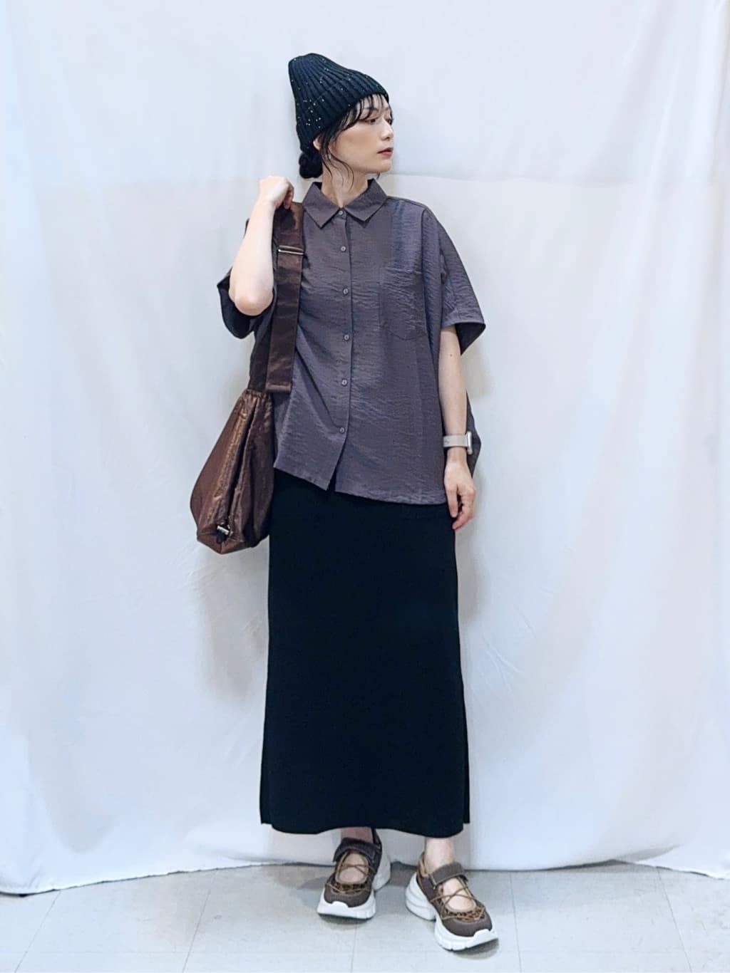 𝐇𝐢𝐫𝐨𝐦𝐢さんの「SHOO･LA･RUE｜【洗える/S-LL/5分袖】1枚でも羽織としても。さらさらドレープシャツ」を使ったコーディネート