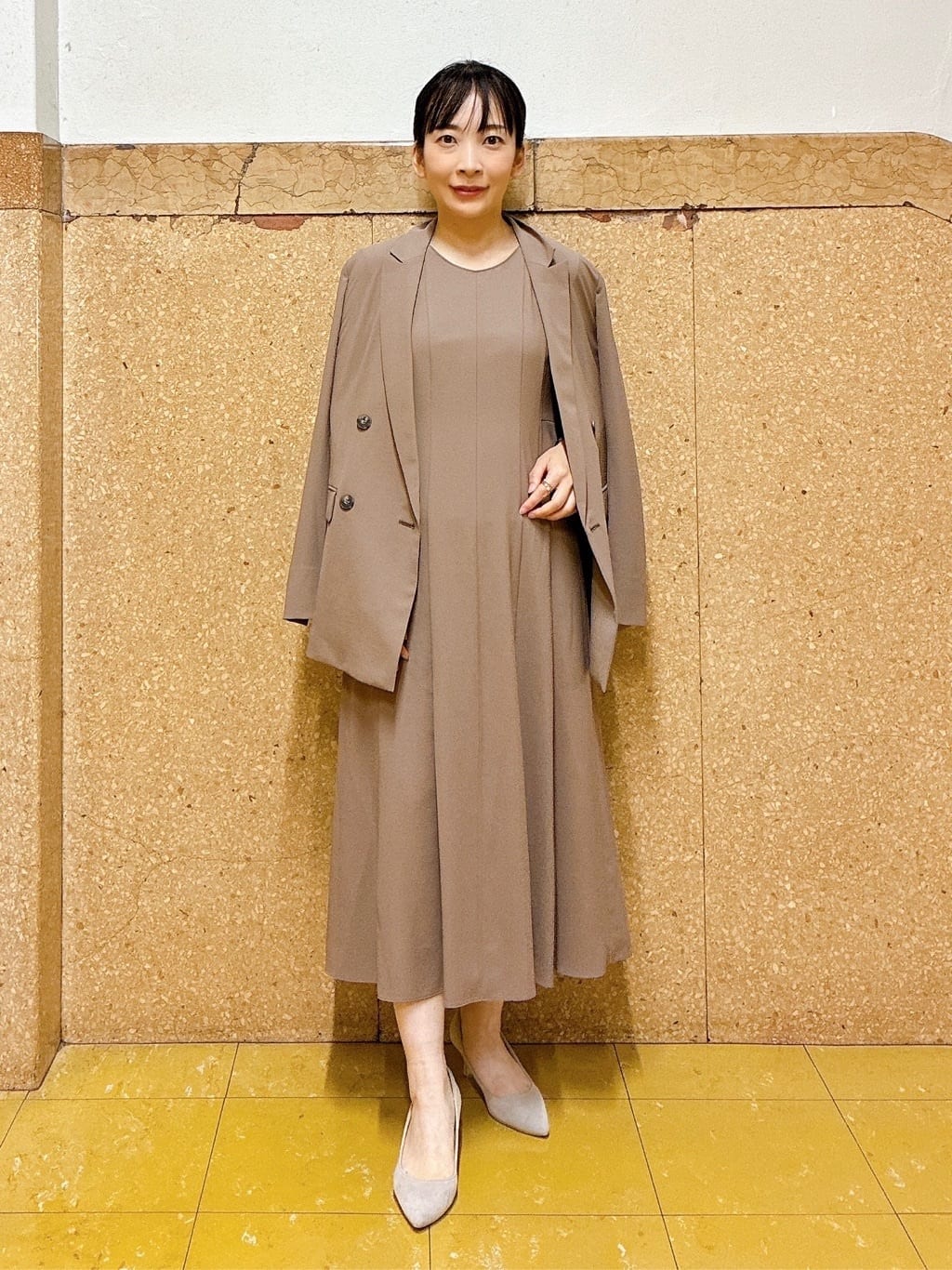 hattoriさんの「INDIVI｜【UVケア】モノグラム ボウタイデザインブラウス」を使ったコーディネート