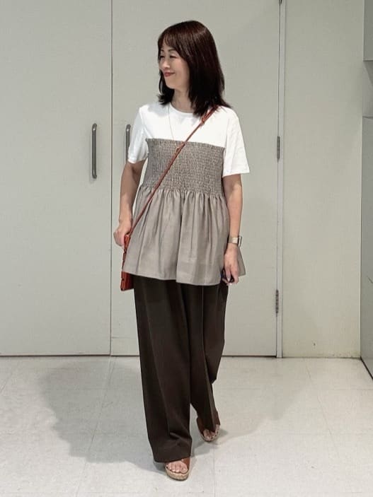 makiさんの「UNTITLED｜【コットン100/洗える/Tシャツ】シャーリングドッキングペプラム」を使ったコーディネート