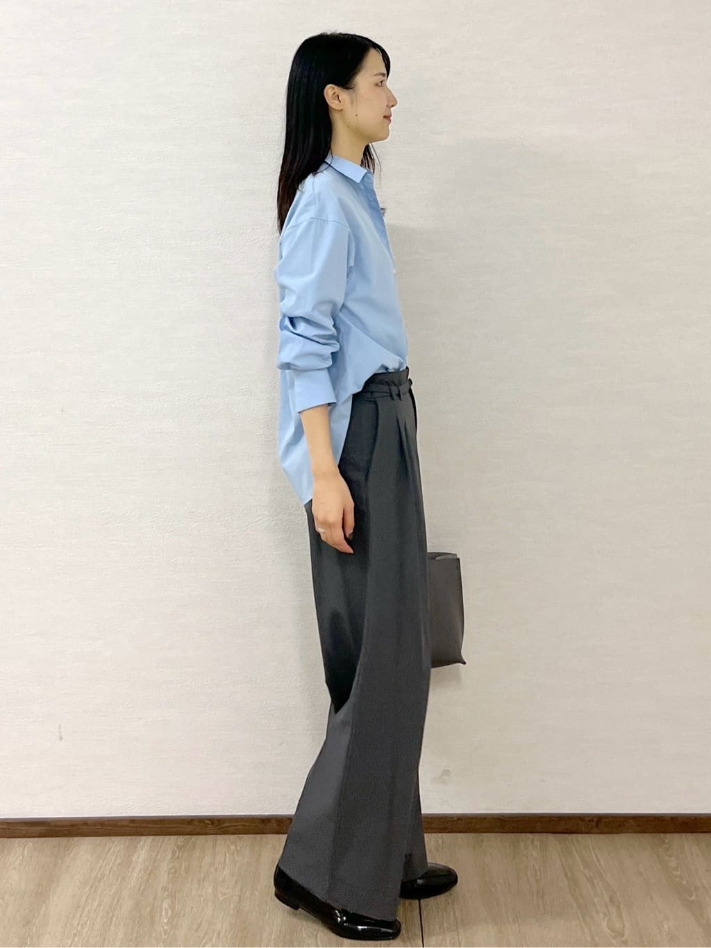 sachikoさんの「OPAQUE.CLIP｜ポケット刺繍レギュラーカラーシャツ【洗濯機OK】」を使ったコーディネート