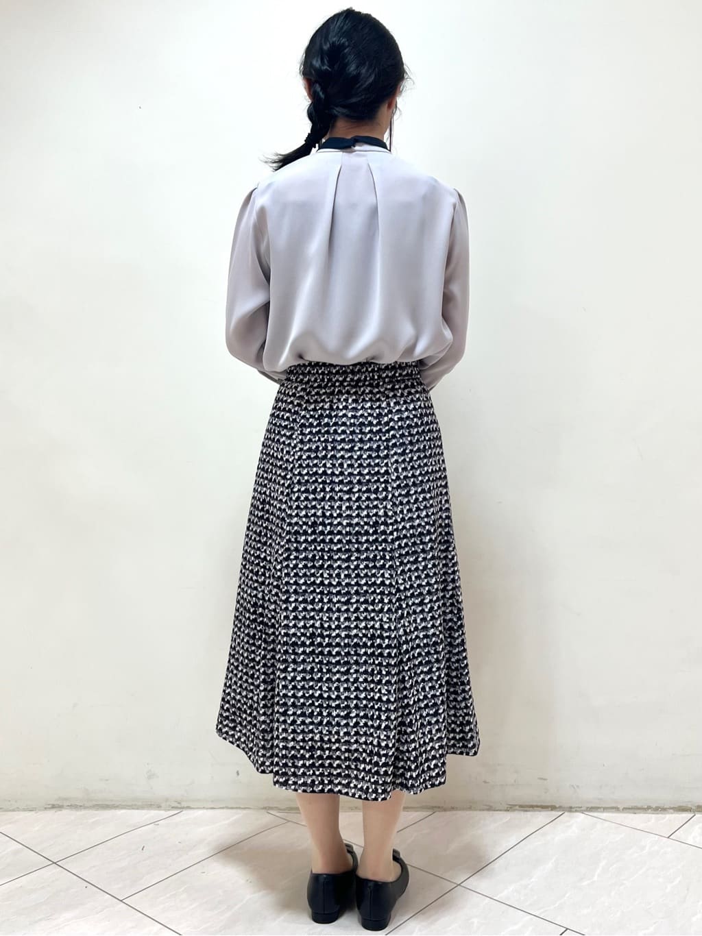 yanaさんの「Reflect｜【配色ボウタイ付き】八分袖ジョーゼットブラウス」を使ったコーディネート