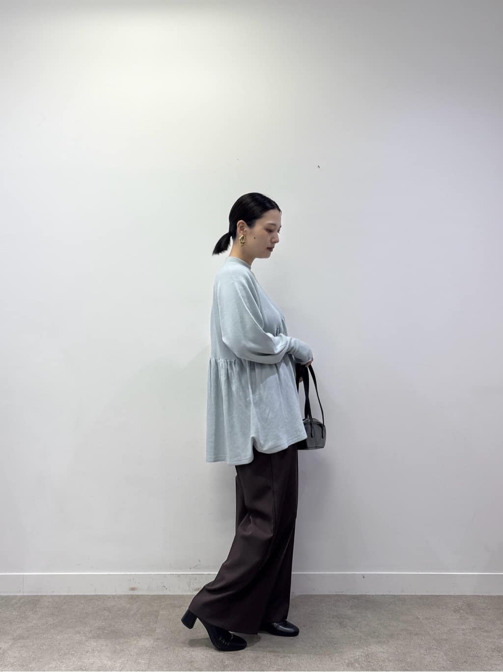 ayanoさんの「INDIVI｜【再入荷】ペプラムハイネックニット」を使ったコーディネート
