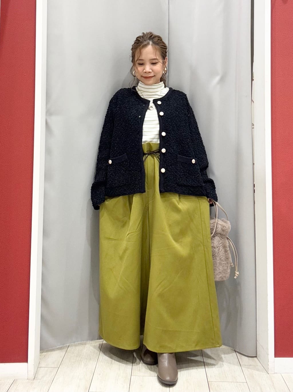 shioさんの「SHOO･LA･RUE｜【S-LL/吸湿発熱】なめらかとろみ インナータートル」を使ったコーディネート