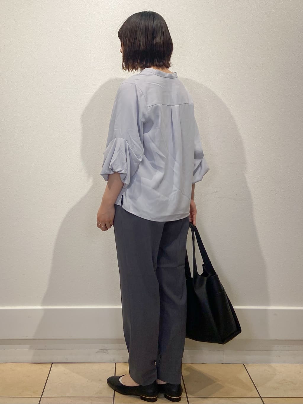 kimiさんの「index｜スキッパーバルーンスリーブブラウス【洗濯機洗い可／イージーアイロン】」を使ったコーディネート