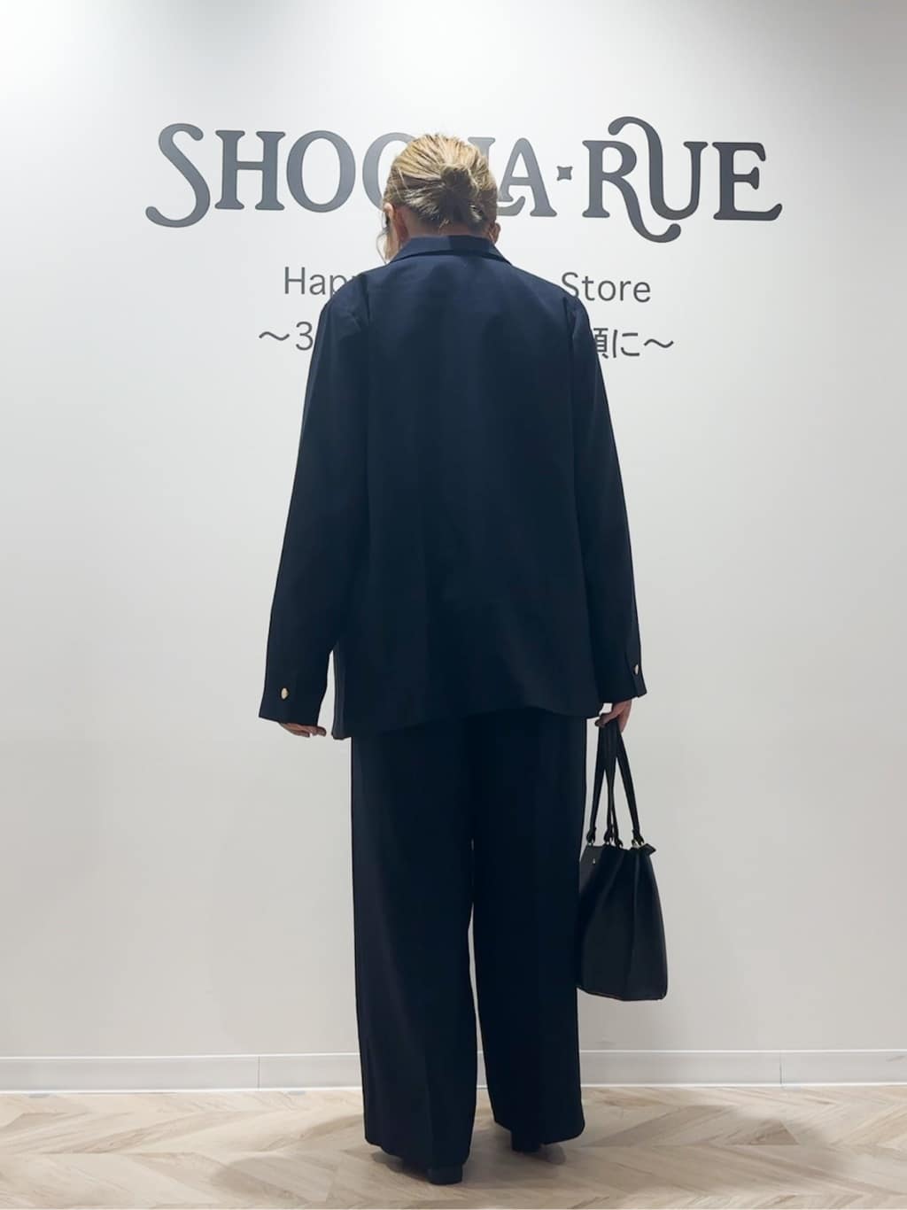 netさんの「SHOO･LA･RUE｜【洗濯機可/S-LL/セットアップ可】脚のラインをきれいに魅せる センタープレスワイドパンツ」を使ったコーディネート